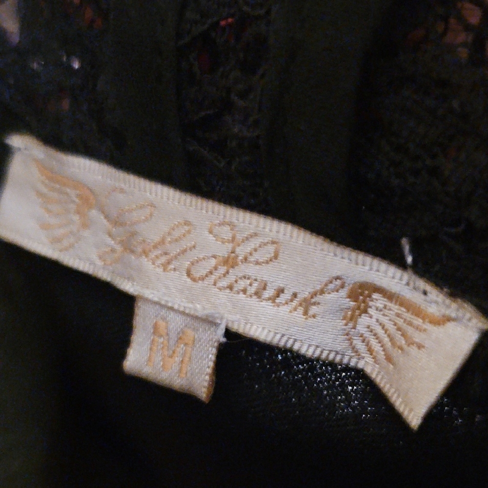 Elegant Black Lace Trim Camisole - Picture 2 of 9